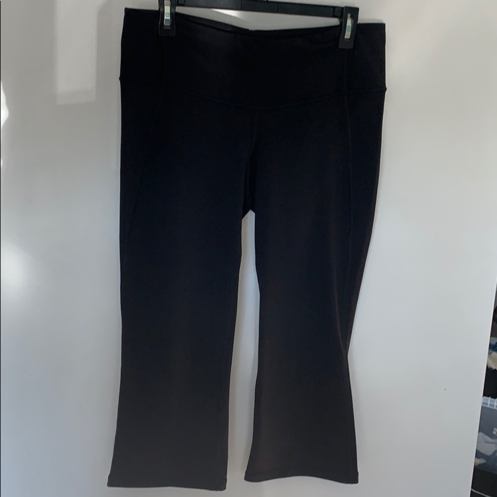 Lululemon - align crop / back slit